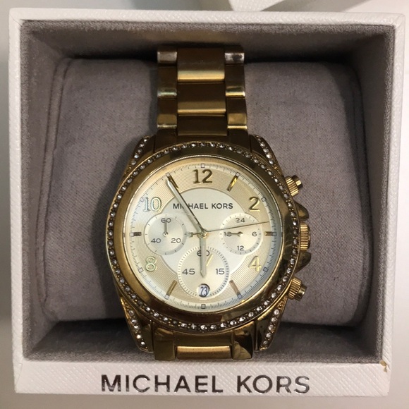 Watch - Picture 2 of 3